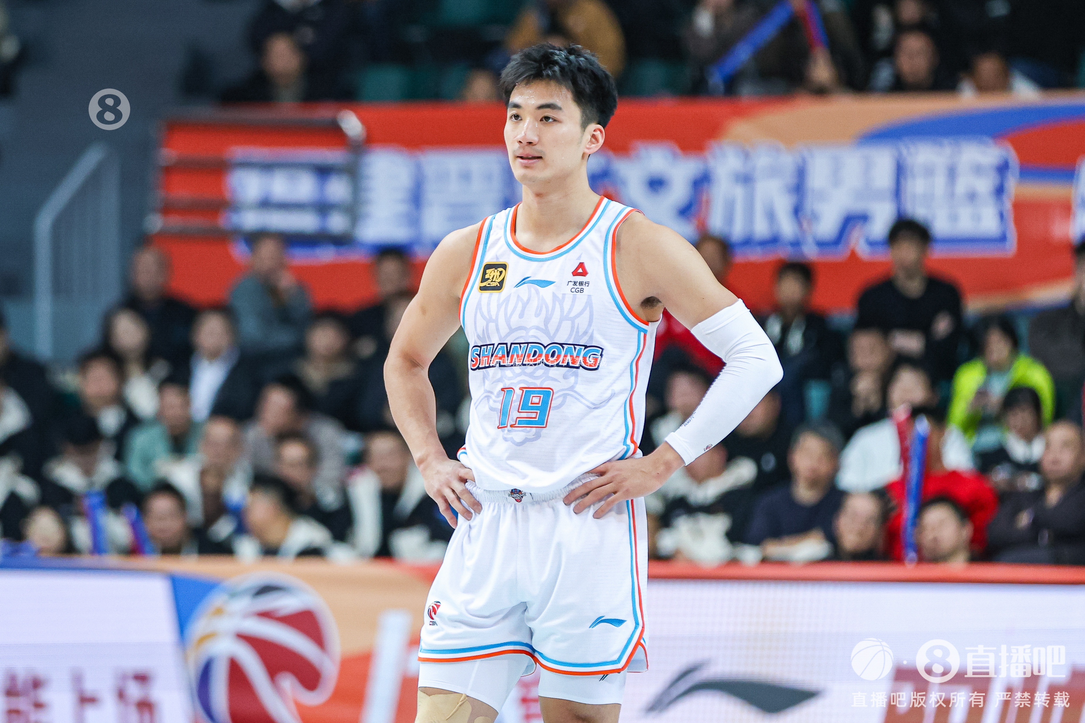 夏晓司:于德豪今晚还是不行 预计周五主场比赛复出